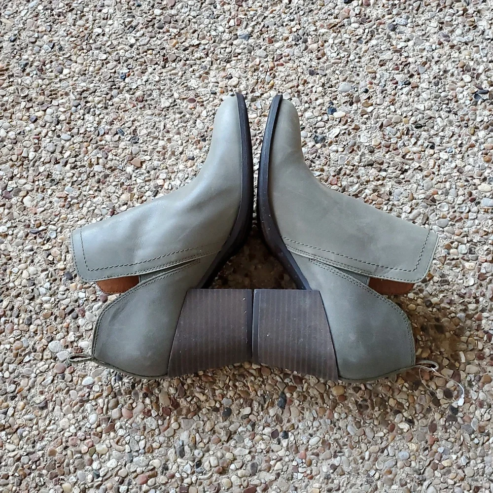 Lucky Brand Branndi Bootie in Olive Night, Size 8, NWOT